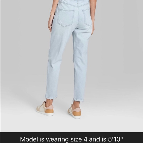 NWT Women’s Super High Rise Distressed Mom Jeans, Size 6 - Picture 2 of 7